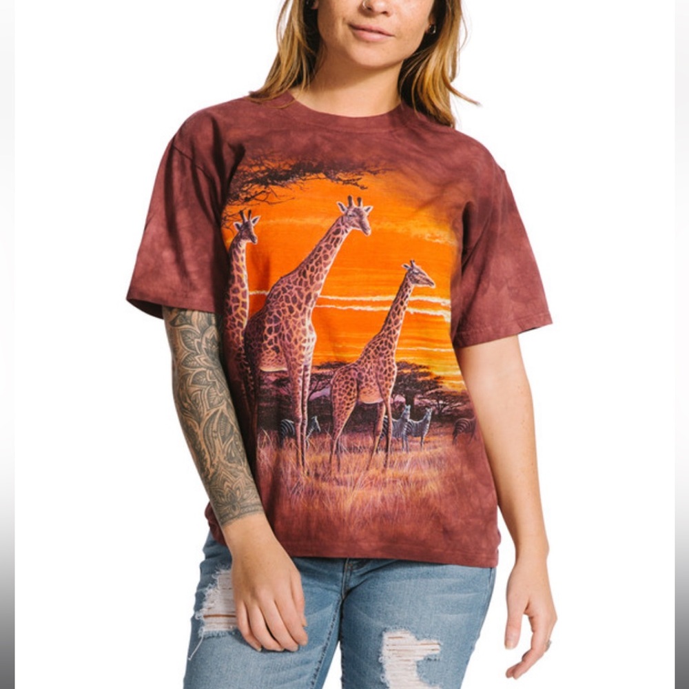 The Mountain - Giraffes on the Serengeti T-shirt - Unisex - size M